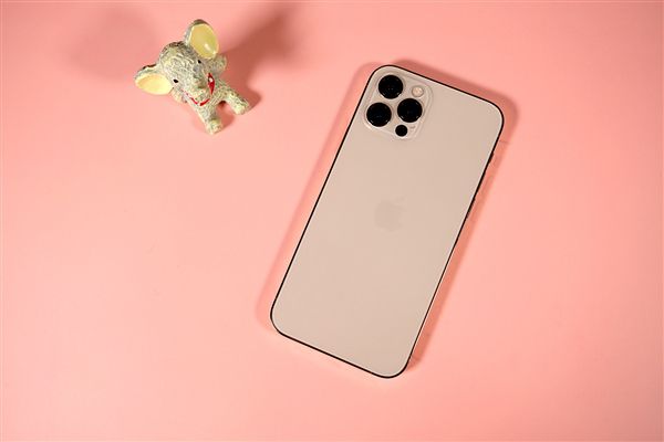 iPhone 12續(xù)航實(shí)測(cè)堪憂：玩游戲3小時(shí)沒電？