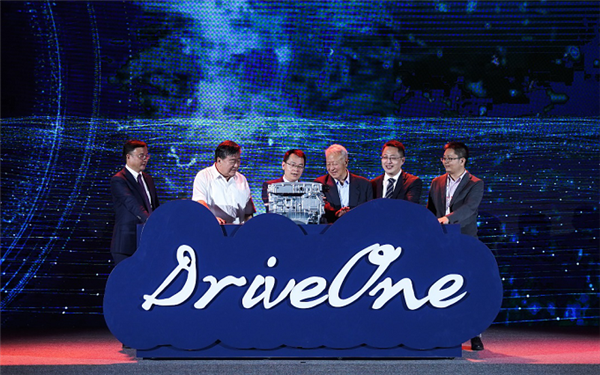 華為發(fā)布首款電驅(qū)動(dòng)系統(tǒng)DriveONE:充電10分鐘續(xù)航200km