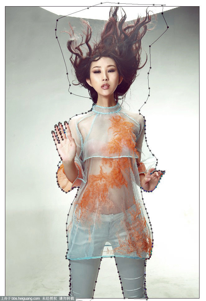PS創(chuàng)意合成玻璃瓶中被水淹沒的美女
