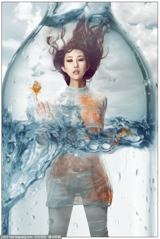 PS創(chuàng)意合成玻璃瓶中被水淹沒的美女