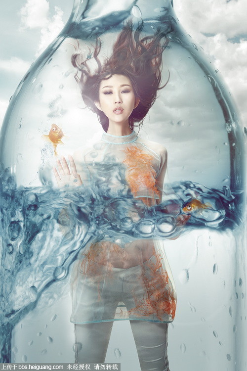PS創(chuàng)意合成玻璃瓶中被水淹沒的美女