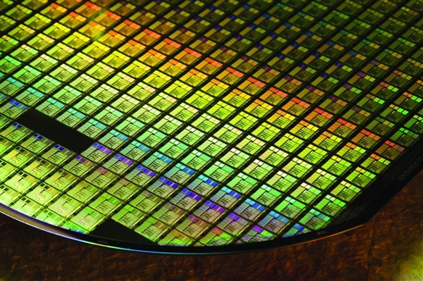 狂購最先進EUV光刻機！臺積電今年營收將再創(chuàng)新高 5nm、7nm工藝賺大