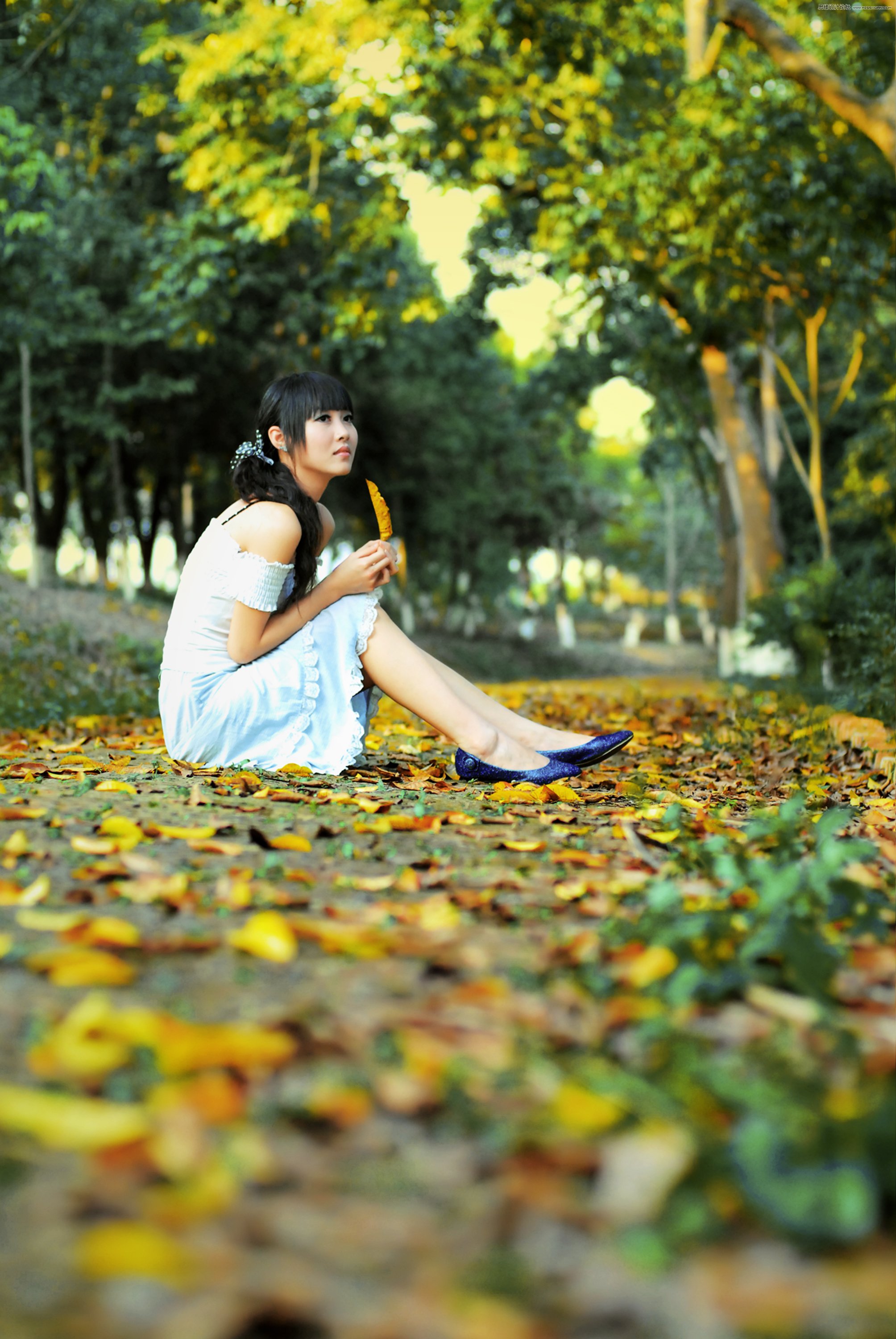 PS調(diào)出外景寫真人像秋季暖黃效果