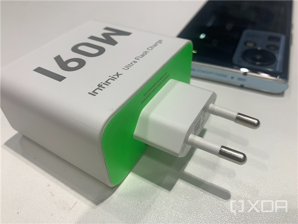 傳音 160W 快充新機(jī)渲染圖曝光：左上角單孔瀑布屏，設(shè)計(jì)硬朗
