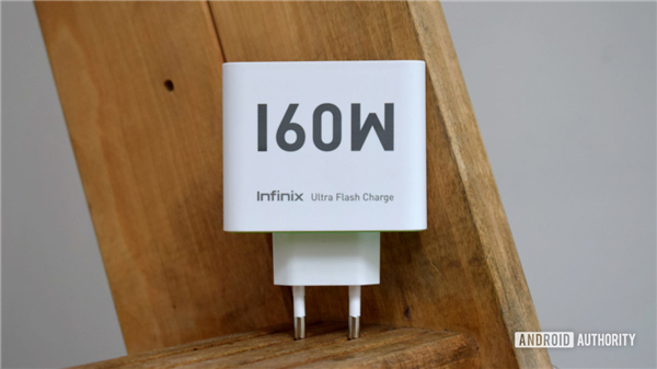 外媒實(shí)測(cè)傳音手機(jī) 160W 快充:充滿 4000mAh 電池僅需 11 分鐘