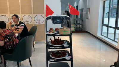 智慧防疫，普渡機器人為疫情防控保駕護航