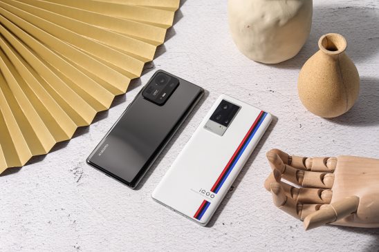 小米MIX 4和iQOO 8 Pro，誰(shuí)的高端之路能走得更快？