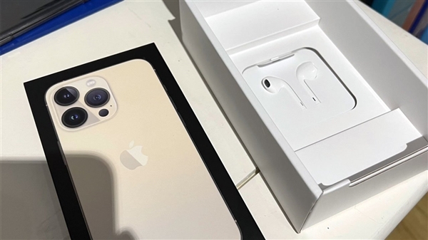 全球獨一份！法國版iPhone 13標配EarPods耳機：保護兒童減少輻射
