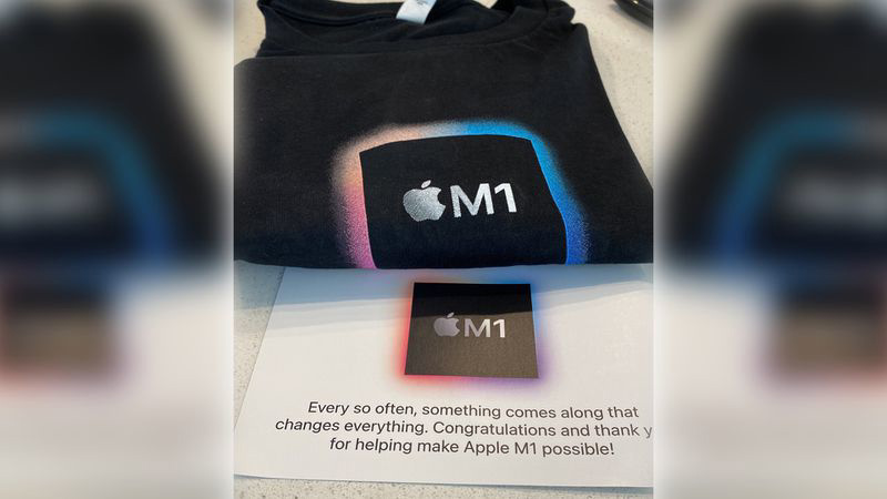 蘋果向工程師贈送“Apple M1”特殊 T 恤，慶祝 Silicon 轉(zhuǎn)型完成第一年