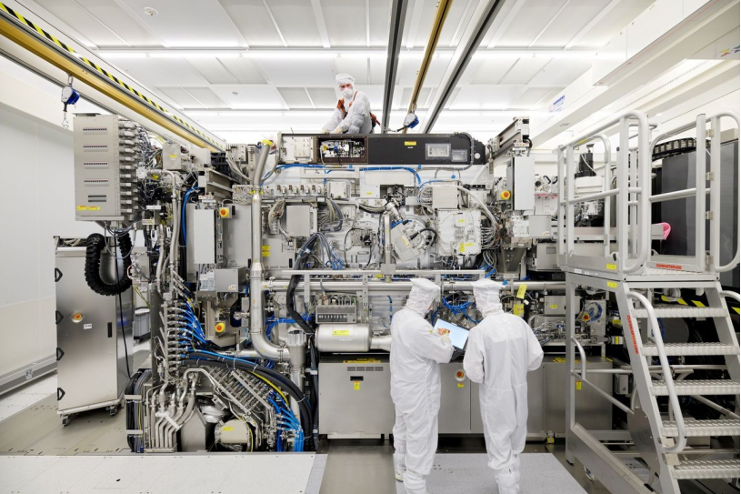 消息稱 ASML 將 2025 年韓國 EUV 光刻機銷售額目標(biāo)擴至 147.5 億歐元