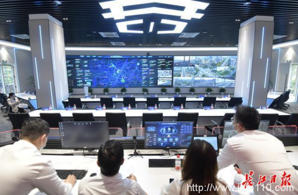 武漢數(shù)字新基建集約建設(shè)三鎮(zhèn)共享 人工智能計(jì)算中心、武漢云、中金數(shù)據(jù)中心隔江相望