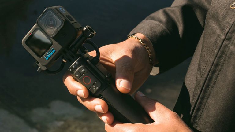 GoPro 推出全新手柄配件 Volta：內(nèi)置大容量電池，續(xù)航猛增 3 倍