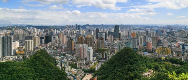 貴安新區(qū)現(xiàn)已有19個(gè)數(shù)據(jù)中心，3個(gè)樞紐配套項(xiàng)目落地